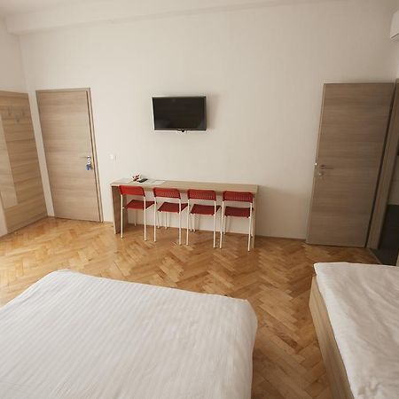 Sweet Dreams Rooms And Apartments Постойна Экстерьер фото