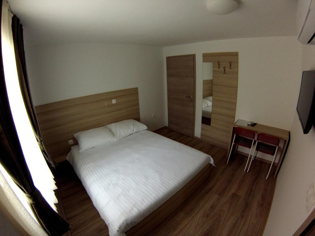Sweet Dreams Rooms And Apartments Постойна Номер фото